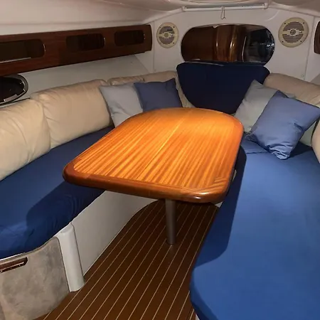 船上ホテル Maser Ii *